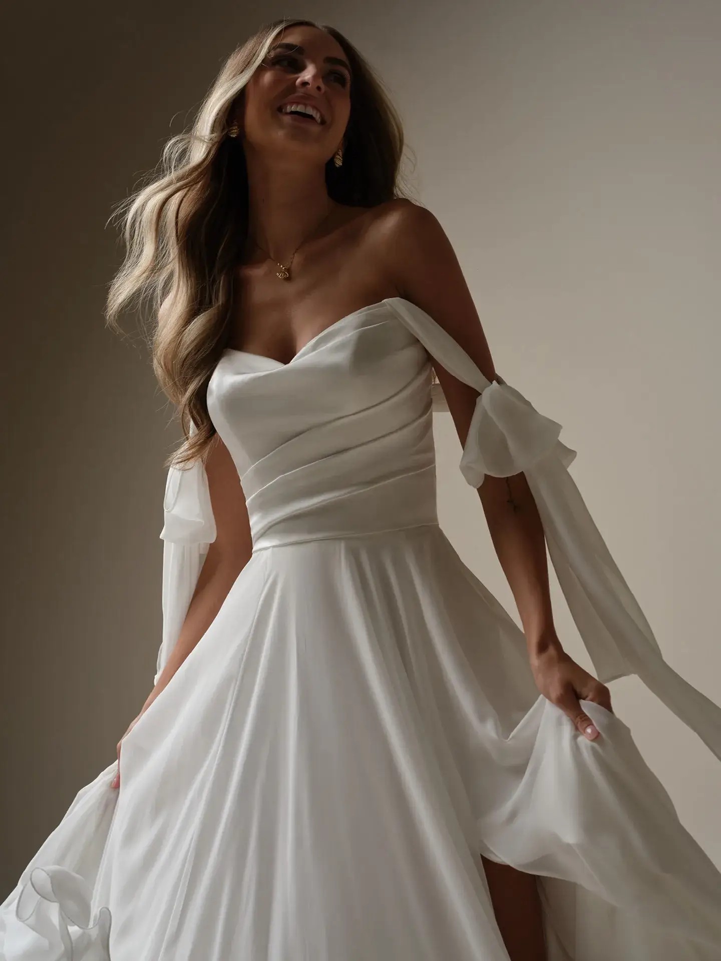 The Rise of the Slit: Elegant Gowns with a Touch of Edge Image