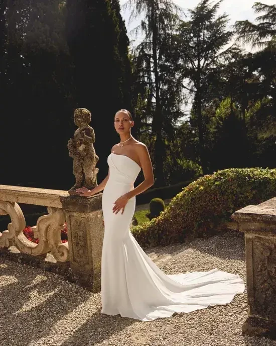 Timeless Wedding Dresses for Classic Brides Image