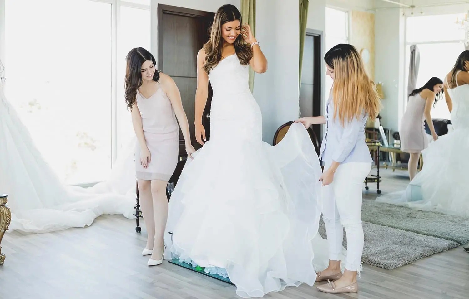 How To Be The Best Dress Shopping Guest. Desktop Image