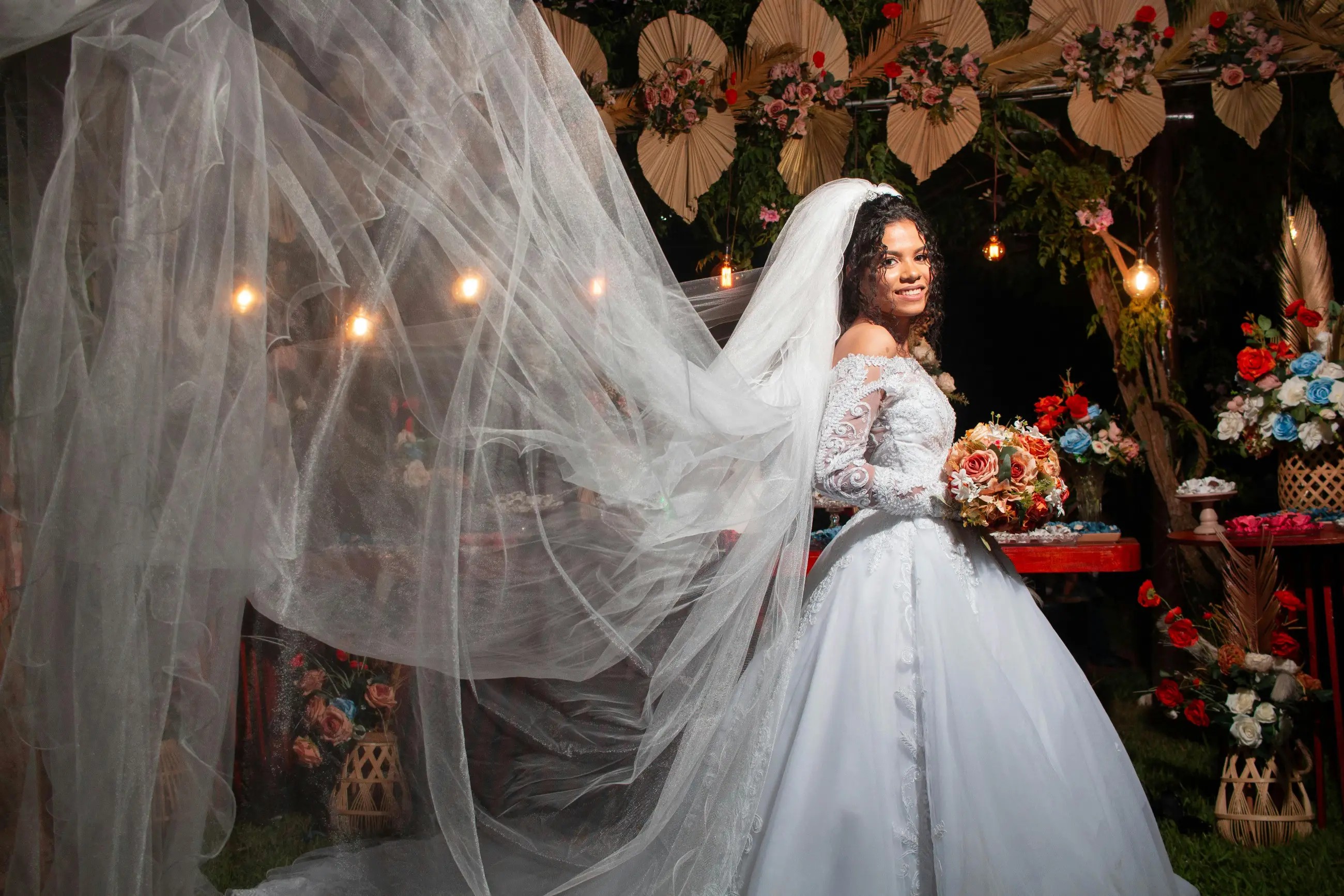 Choosing the Perfect Veil. Desktop Image
