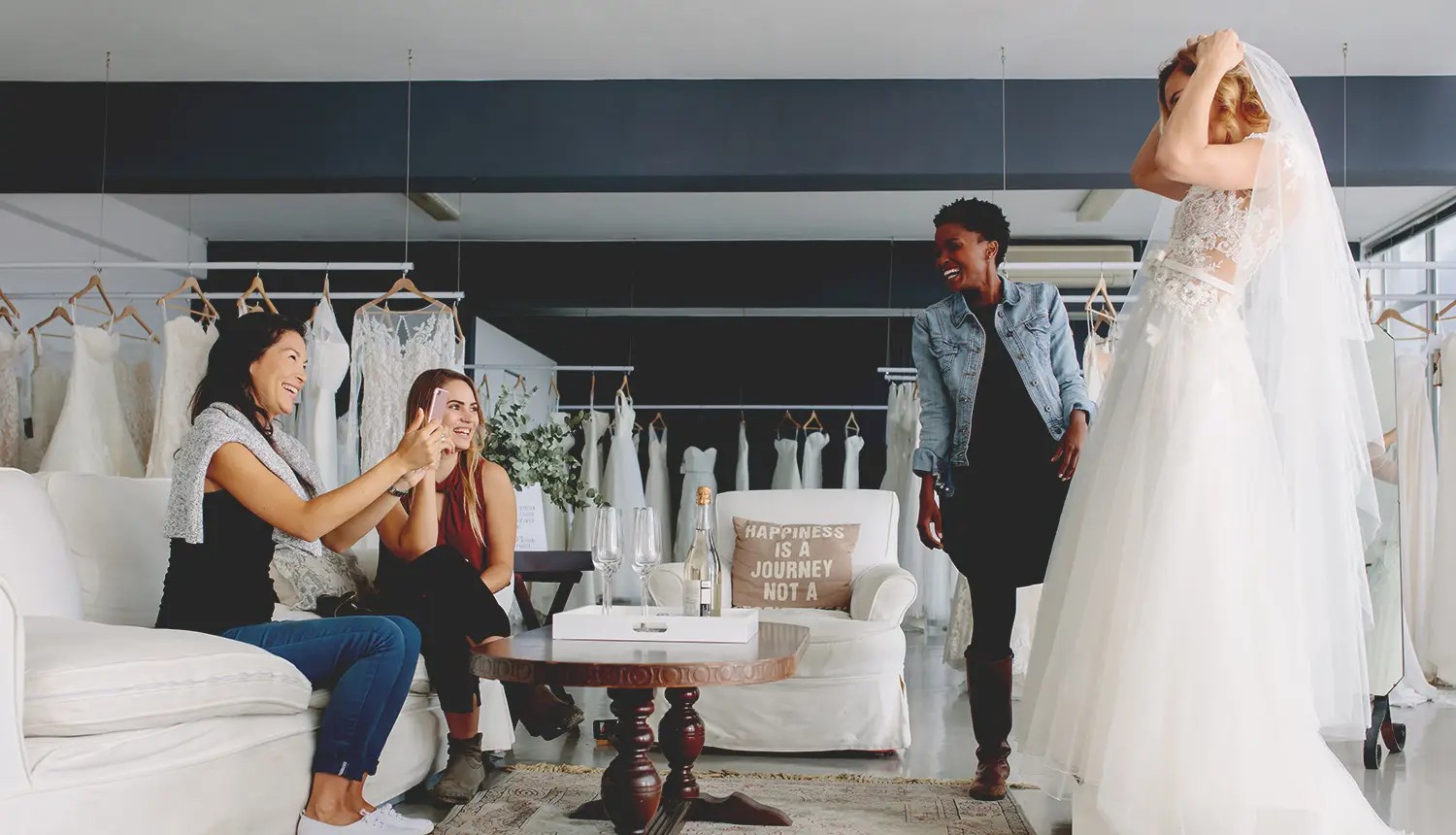 How to Keep Your Wedding Intimate. Desktop Image