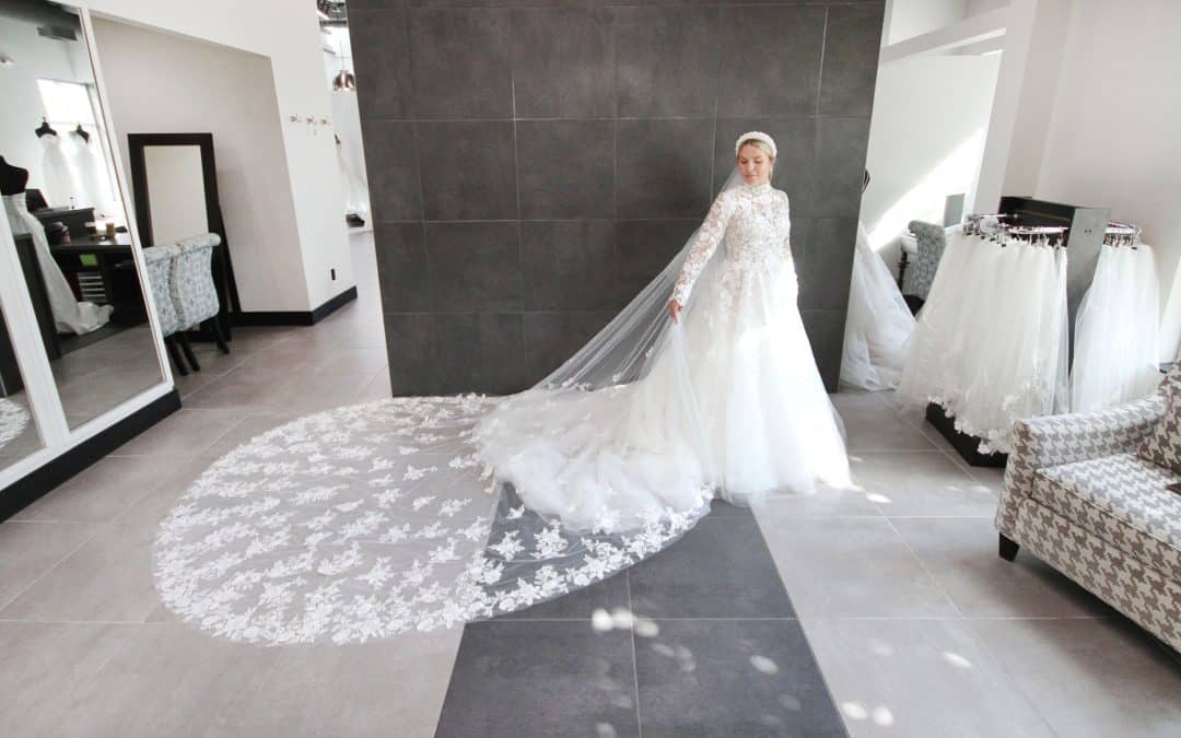 Should I Wear a Veil with My Wedding Dress?