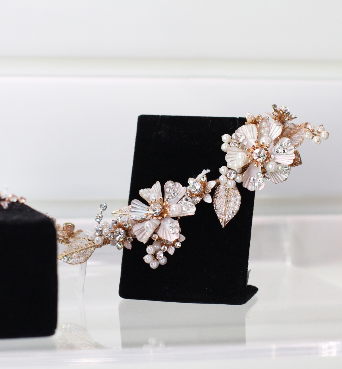 Bridal hair clip with rose gold flowers