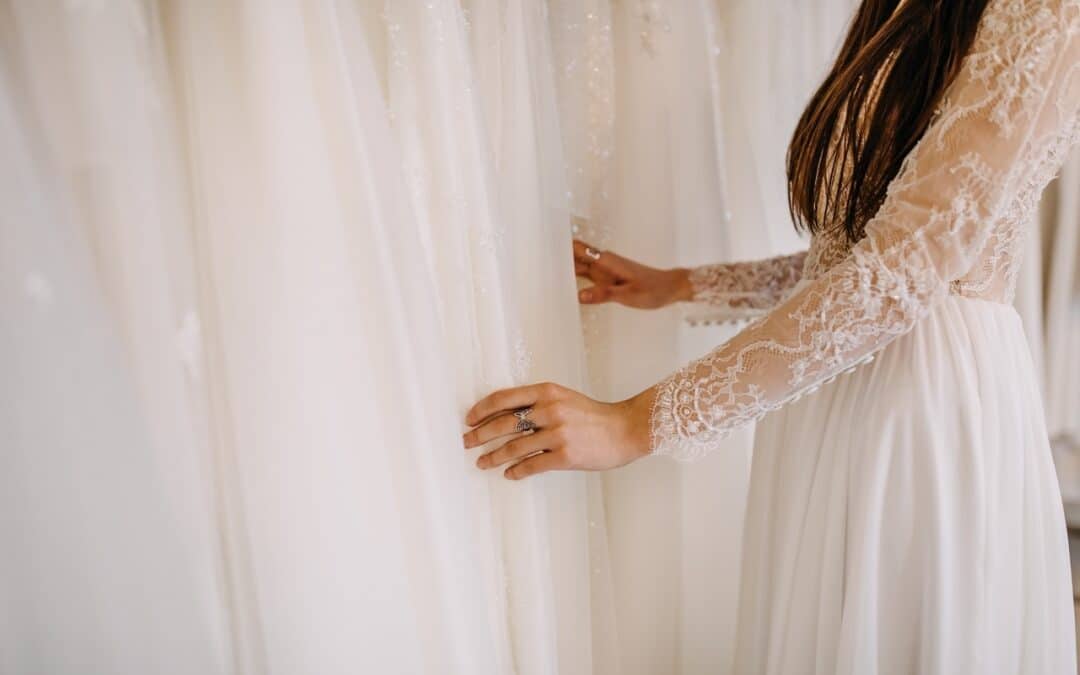 Ultimate Guide to Wedding Dress Shopping